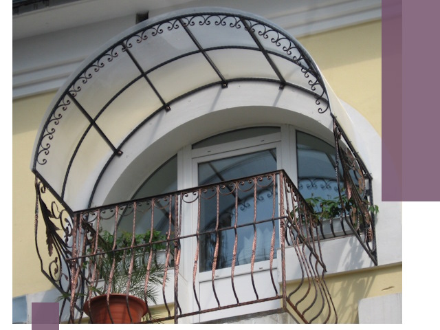 Козырьки над балконом в Ижевске — изготовление и монтаж